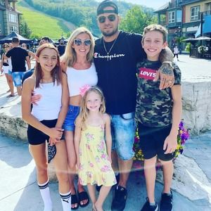 Meet your Posher, Gloria